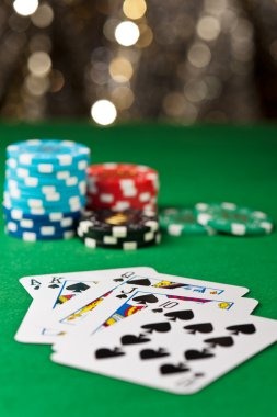 Super Sic Bo live dealer table with three dice in transparent chamber